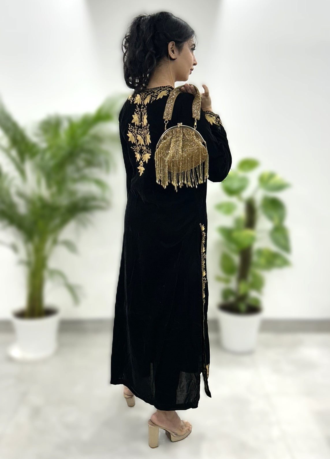 Tilla Embroidered Velvet Kurta Set - Black